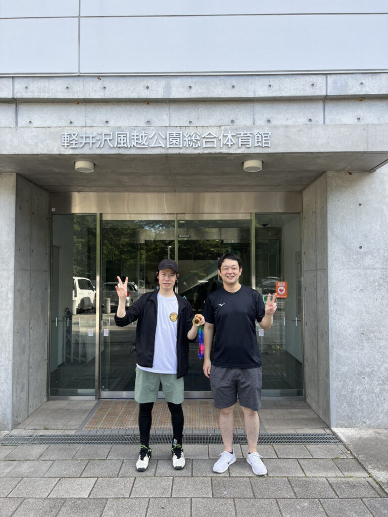 軽井沢風越公園総合体育館前